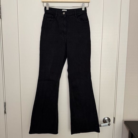 Wilfred Free Aritzia Flared Jeans Womens Sz 2 Black High Rise Denim Trendy - Picture 1 of 14